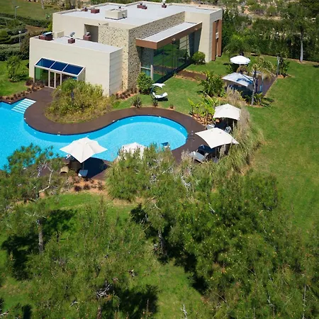 Concorde Luxury & Casino Hotel Vokolidha