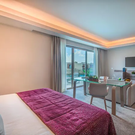 Concorde Luxury & Casino Hotel 5*