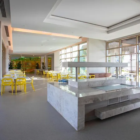 Concorde Luxury & Casino Hotel 5*