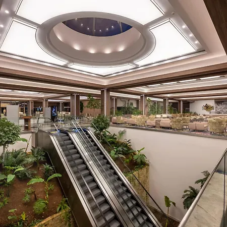 Concorde Luxury & Casino Hotel 5*