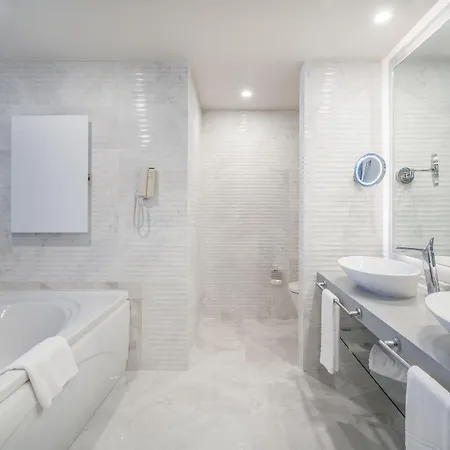 Concorde Luxury & Casino Hotel