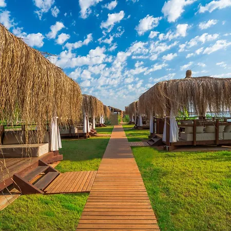 Concorde Luxury & Casino Hotel 5*